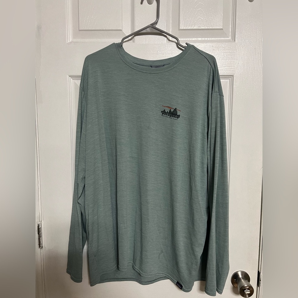 Patagonia Men's Blue  Long Sleeve Shirt